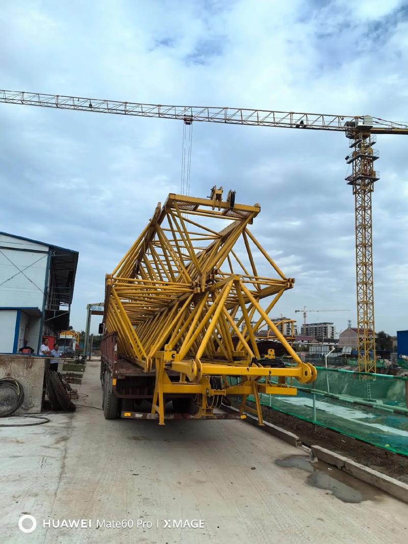陜西龍勝翔建筑工程 優(yōu)質(zhì)70塔機(jī)長期租賃服務(wù)